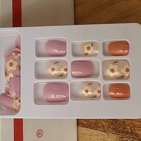 2/$16 Pink Floral Short Press On Nails - Picture 11 of 16